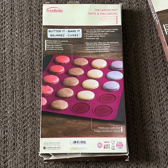 Trudeau Macaron Baking Mat Set - Pink and White - Picture 2 of 3